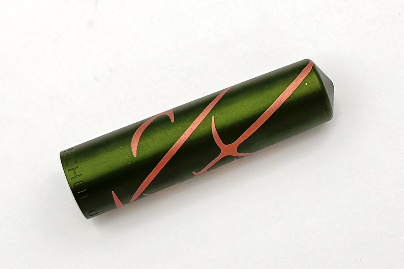 SchonDSGNAnodizedAluminumFullSizedGreenSalmonSplashFP_F